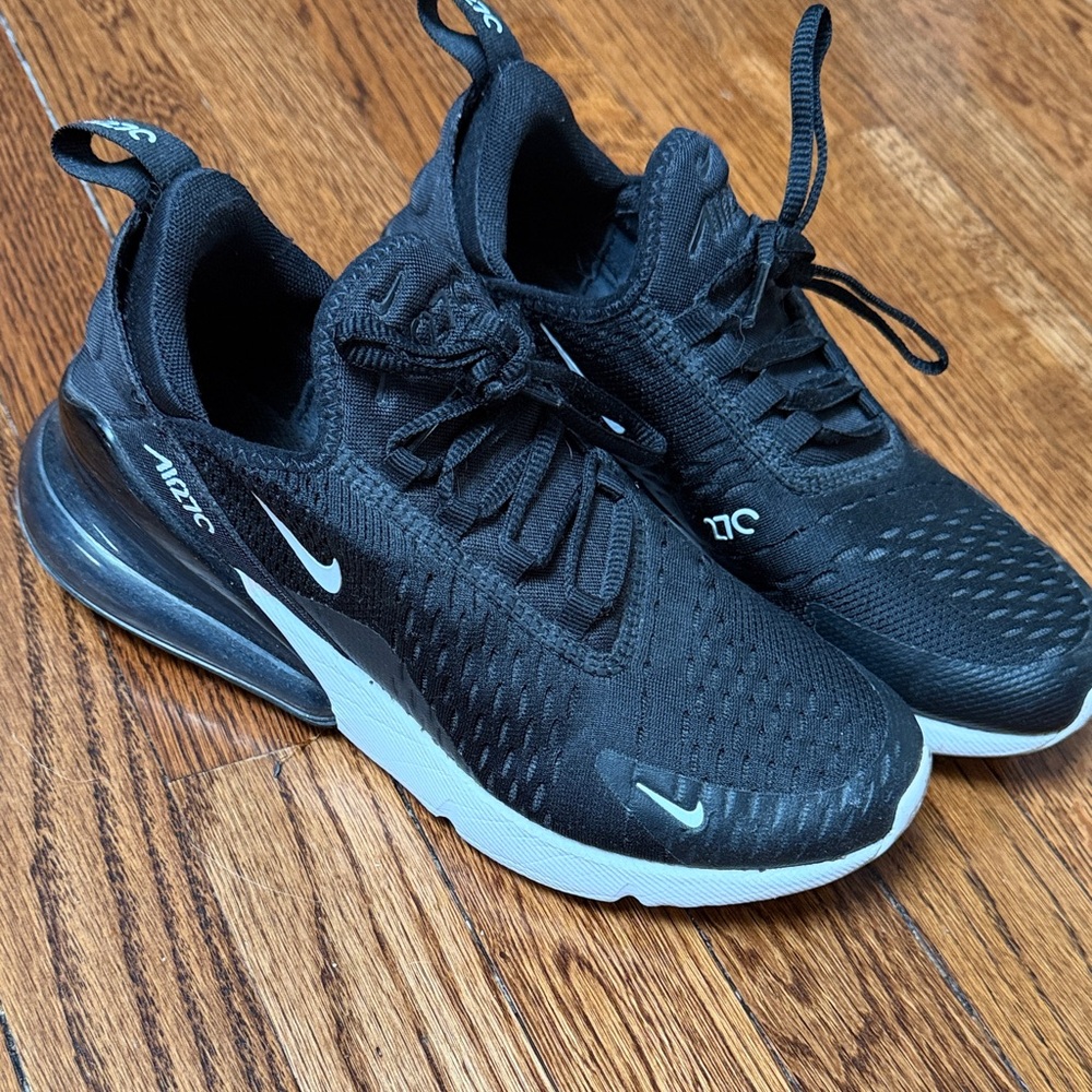 Black nike air max sneakers